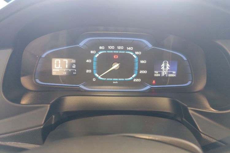 Used Roewe 360 2015 20T TST Deluxe Edition Odometer Close Up