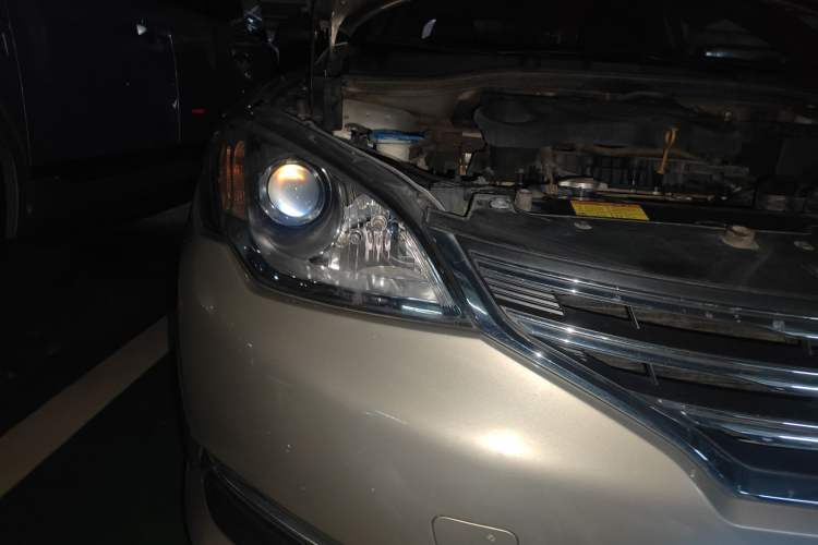 Used Roewe 360 2015 1.5L Automatic Luxury Edition Right Front Headlight