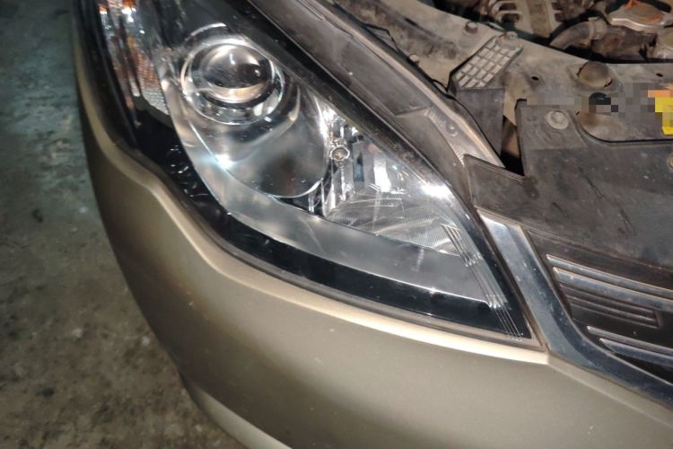 Used Roewe 360 2015 1.5L Automatic Luxury Edition Right Front Headlight