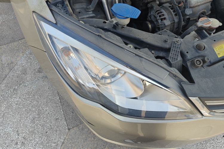 Used Roewe 360 2015 1.5L Automatic Luxury Edition Right Front Headlight