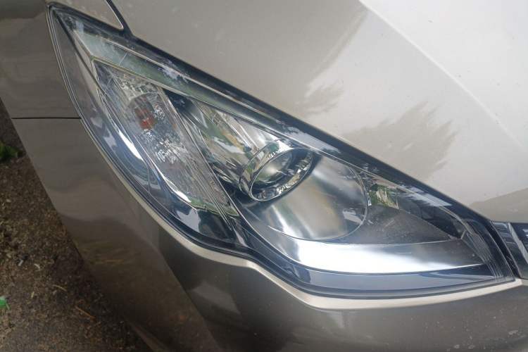 Used Roewe 360 2015 1.5L Automatic Luxury Edition Right Front Headlight