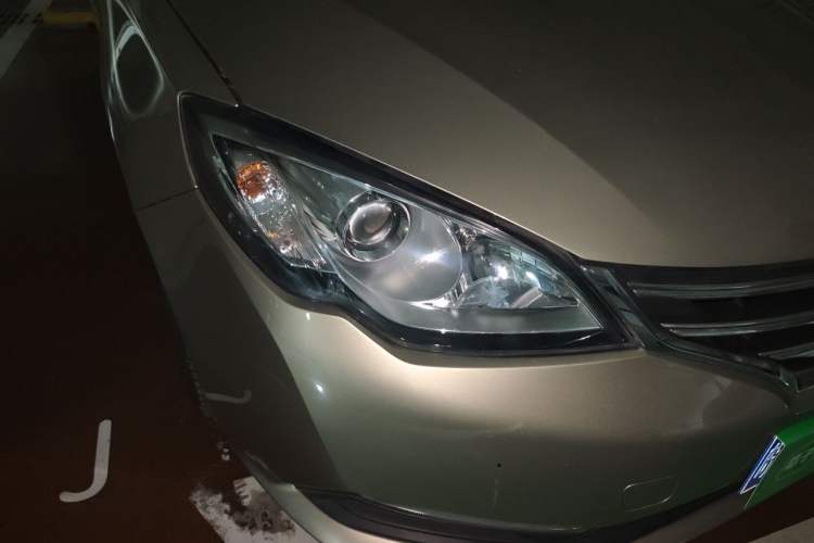 Used Roewe 360 2015 1.5L Automatic Luxury Edition Right Front Headlight