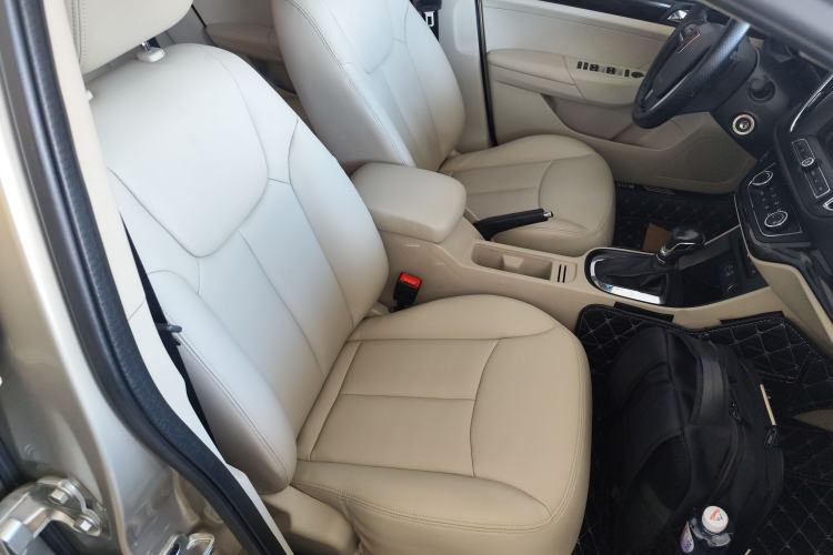 Used Roewe 360 2015 20T TST Deluxe Edition Right Front Seat