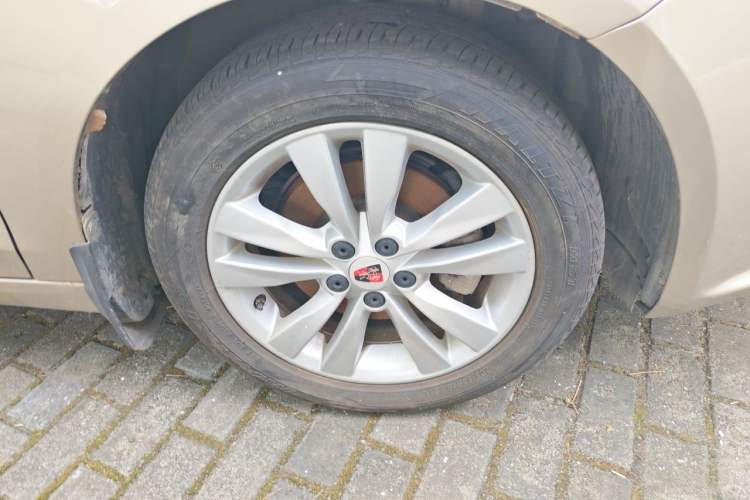 Used Roewe 360 2015 1.5L Manual Luxury Edition Right Front Wheel Hub