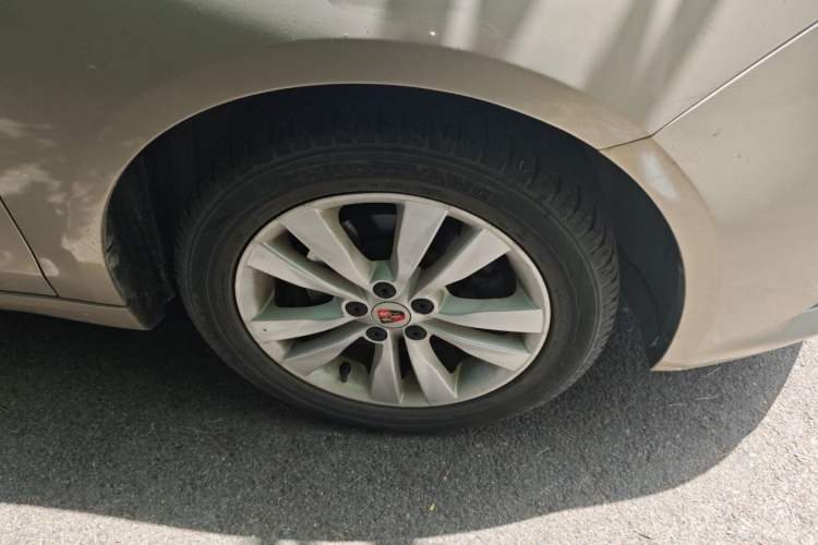 Used Roewe 360 2015 1.5L Automatic Luxury Edition Right Front Wheel Hub