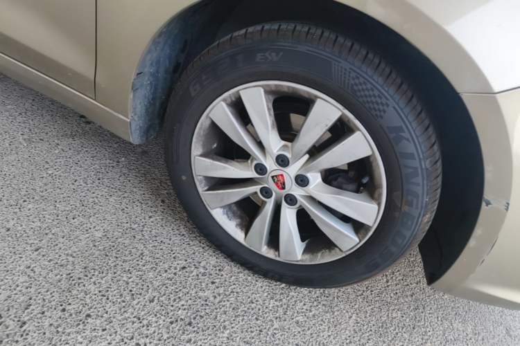 Used Roewe 360 2015 1.5L Automatic Luxury Edition Right Front Wheel Hub