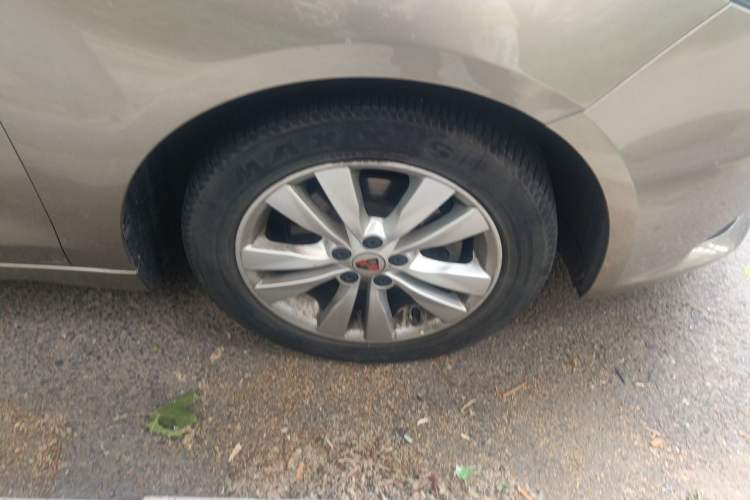 Used Roewe 360 2015 1.5L Automatic Luxury Edition Right Front Wheel Hub