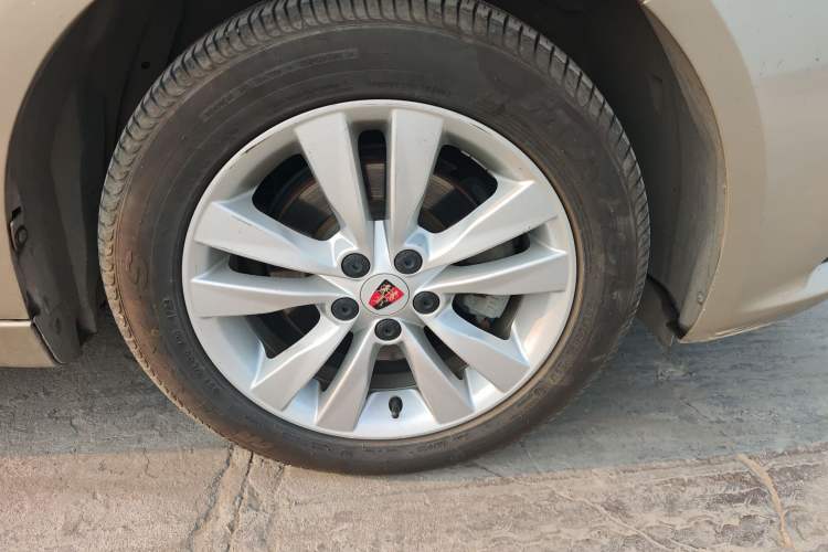 Used Roewe 360 2015 1.5L Manual Luxury Edition Right Front Wheel Hub