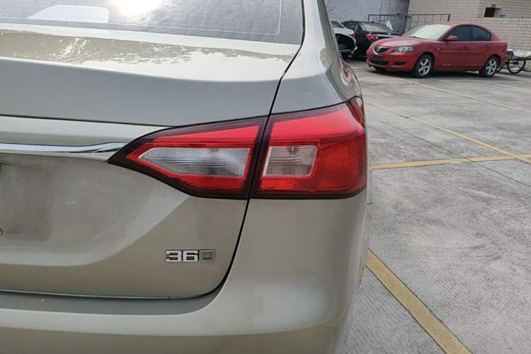 Used Roewe 360 2015 1.5L Manual Luxury Edition Right Rear Taillight