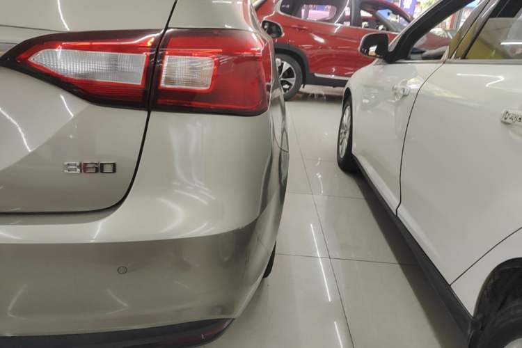 Used Roewe 360 2015 1.5L Automatic Elite Edition Right Rear Taillight