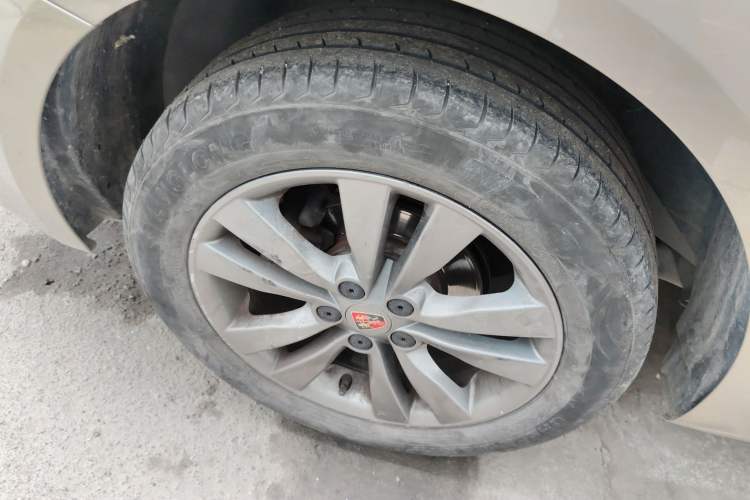 Used Roewe 360 2015 20T TST Deluxe Edition Right Rear Wheel Hub