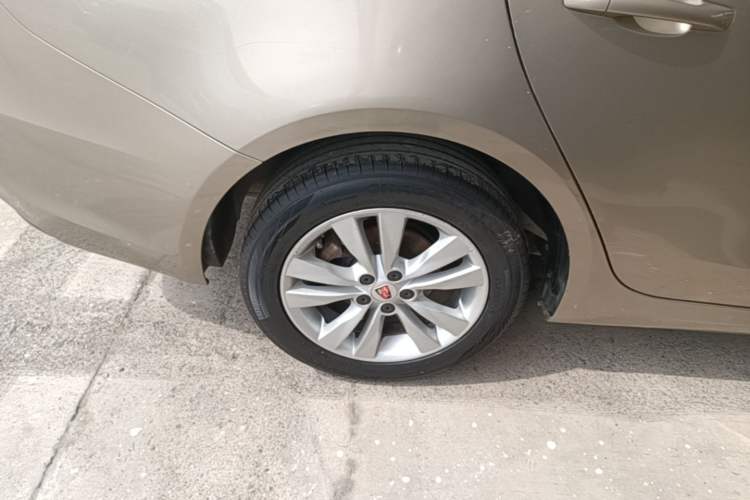 Used Roewe 360 2015 1.5L Manual Luxury Edition Right Rear Wheel Hub