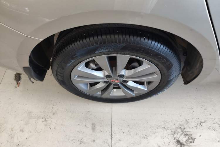 Used Roewe 360 2015 20T TST Deluxe Edition Right Rear Wheel Hub