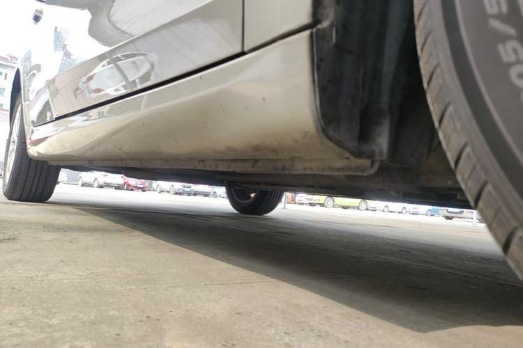 Used Roewe 360 2015 1.5L Manual Luxury Edition Right Side Sill