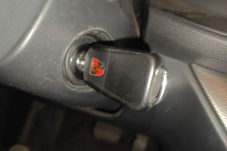 Used Roewe 360 2015 1.5L Automatic Luxury Edition Vehicle Key