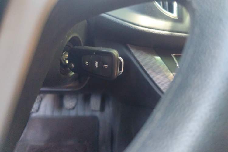 Used Roewe 360 2015 1.5L Manual Luxury Edition Vehicle Key