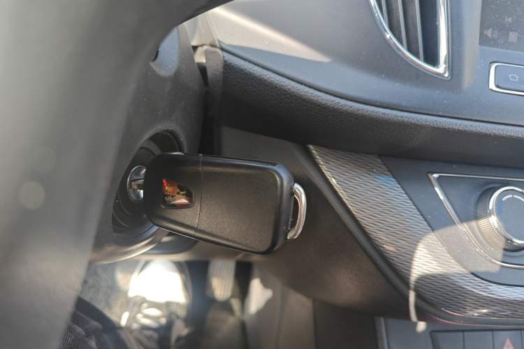 Used Roewe 360 2015 1.5L Automatic Luxury Edition Vehicle Key