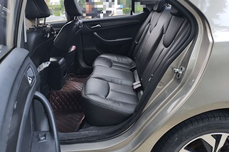 Used Roewe 360 2015 1.5L Automatic Luxury Edition Left Rear Seat