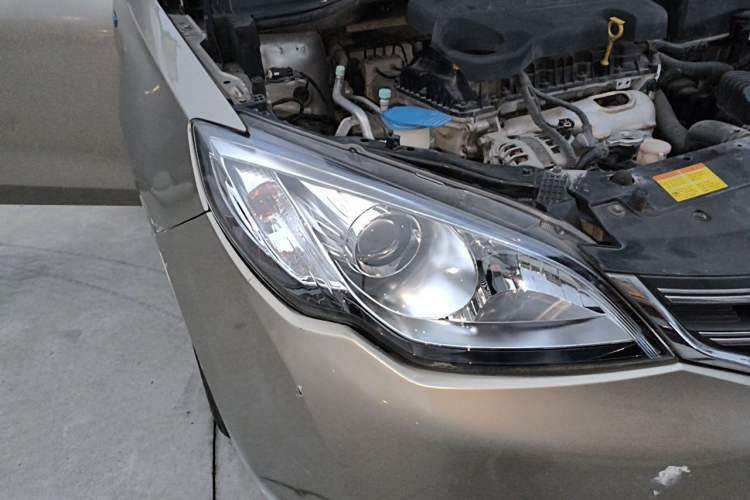 Used Roewe 360 2015 1.5L Automatic Luxury Edition Right Front Headlight