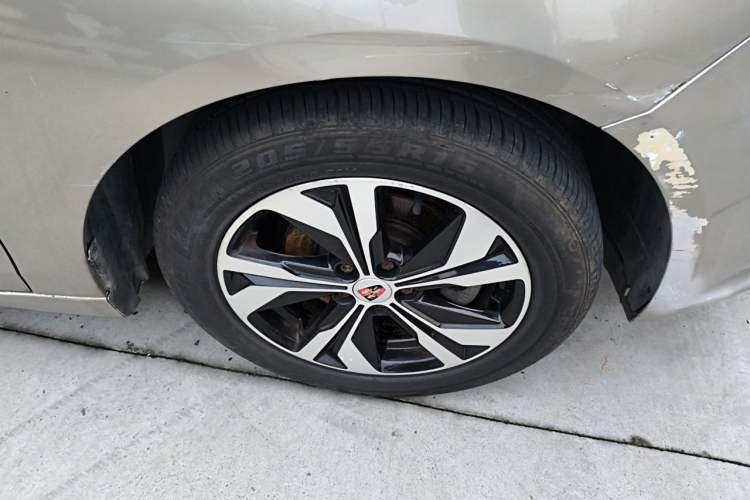 Used Roewe 360 2015 1.5L Automatic Luxury Edition Right Front Wheel Hub