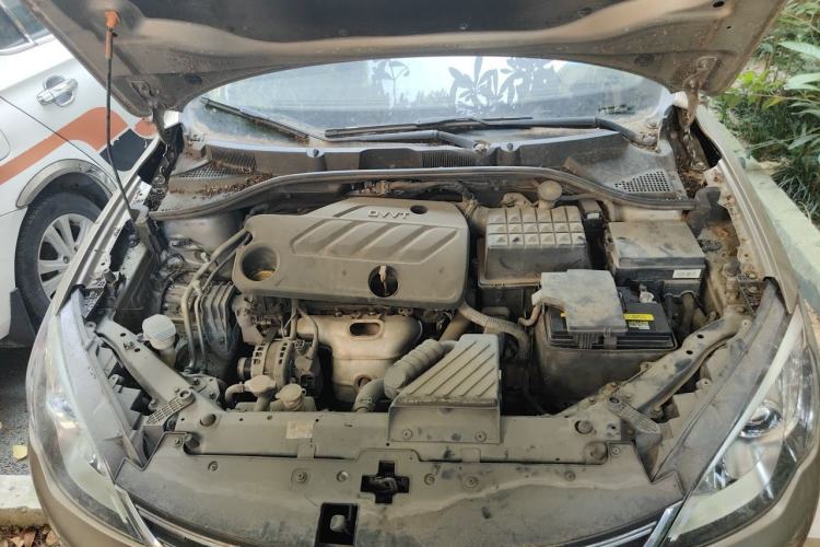 Used Roewe 360 2015 1.5L Automatic Luxury Edition Engine Bay