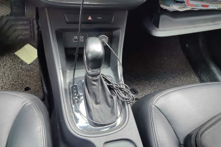 Used Roewe 360 2015 1.5L Automatic Luxury Edition Gear Lever