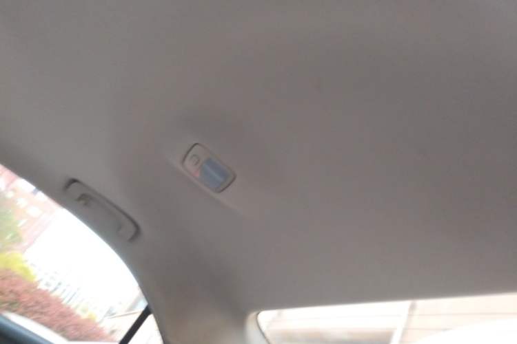 Used Roewe 360 2015 1.5L Automatic Luxury Edition Headliner