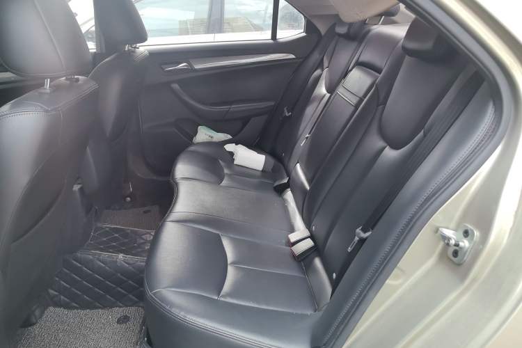 Used Roewe 360 2015 1.5L Automatic Luxury Edition Left Rear Seat