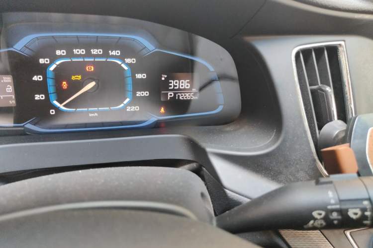 Used Roewe 360 2015 1.5L Automatic Luxury Edition Odometer Close Up