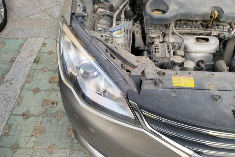 Used Roewe 360 2015 1.5L Automatic Luxury Edition Right Front Headlight