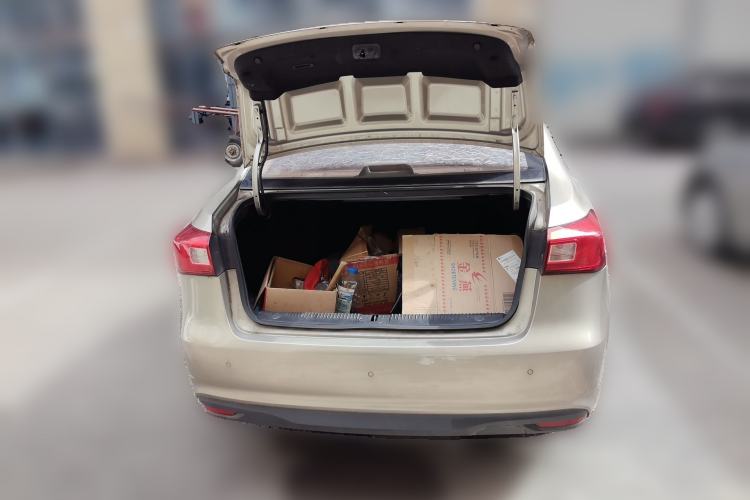 Used Roewe 360 2015 1.5L Automatic Luxury Edition Trunk