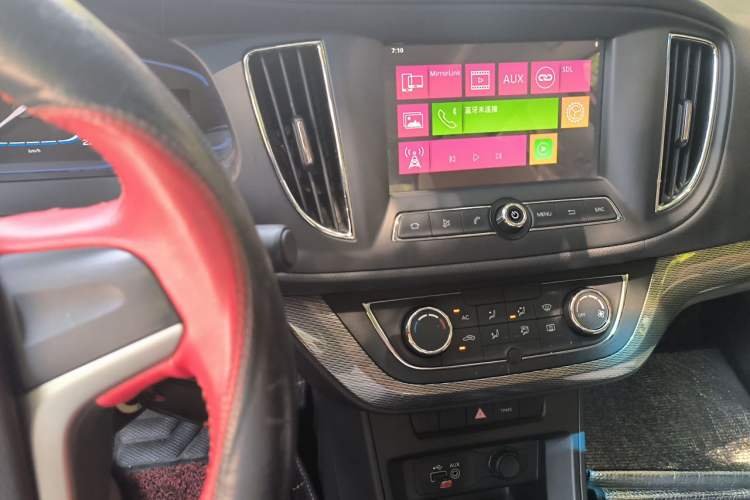 Used Roewe 360 2015 1.5L Manual Luxury Edition Audio And AC Panel