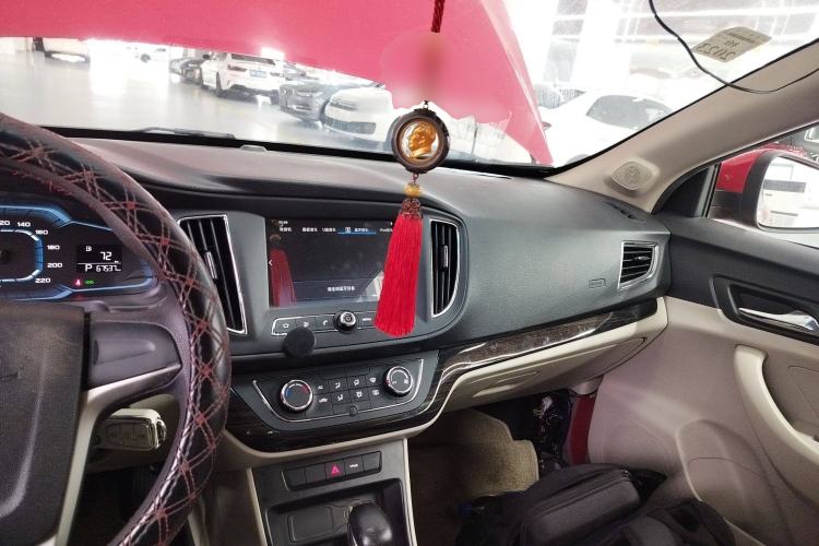 Used Roewe 360 2015 1.5L Automatic Luxury Edition Center Console