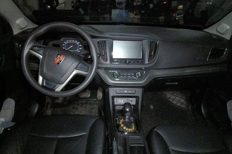 Used Roewe 360 2015 1.5L Automatic Luxury Edition Center Console