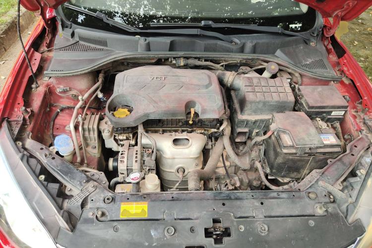 Used Roewe 360 2015 1.5L Automatic Luxury Edition Engine Bay