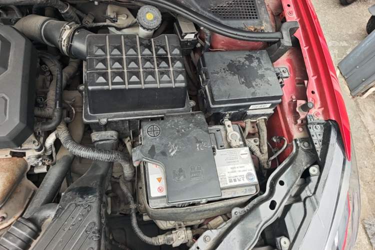Used Roewe 360 2015 1.5L Automatic Luxury Edition Engine Bay Left