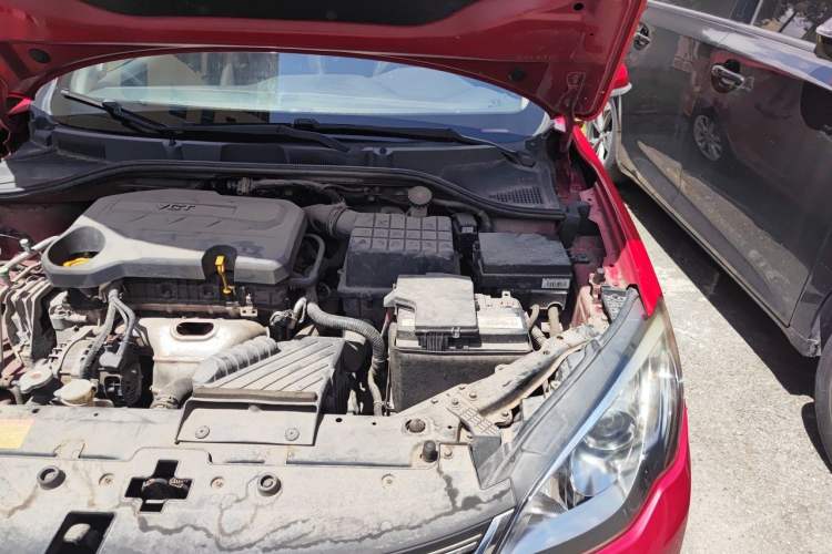 Used Roewe 360 2015 1.5L Automatic Luxury Edition Engine Bay Left