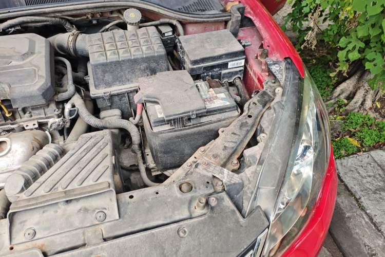 Used Roewe 360 2015 1.5L Automatic Luxury Edition Engine Bay Left