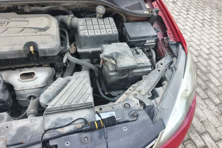 Used Roewe 360 2015 1.5L Manual Luxury Edition Engine Bay Left