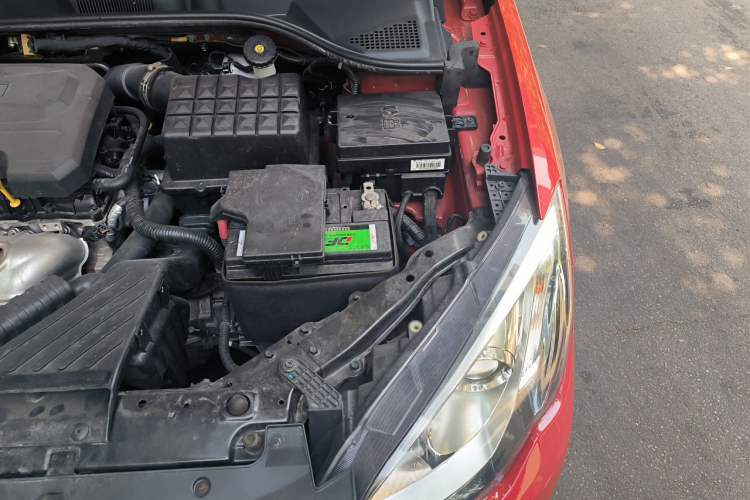 Used Roewe 360 2015 1.5L Manual Luxury Edition Engine Bay Left