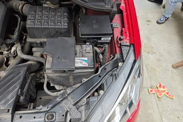 Used Roewe 360 2015 1.5L Manual Luxury Edition Engine Bay Left