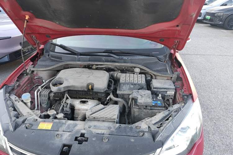 Used Roewe 360 2015 1.5L Automatic Luxury Edition Engine Bay Left