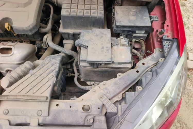 Used Roewe 360 2015 1.5L Manual Luxury Edition Engine Bay Left
