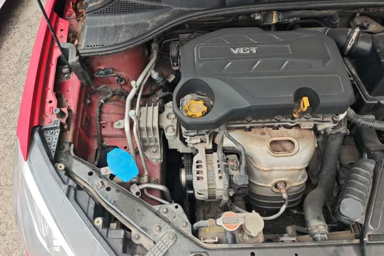 Used Roewe 360 2015 1.5L Automatic Luxury Edition Engine Bay Right