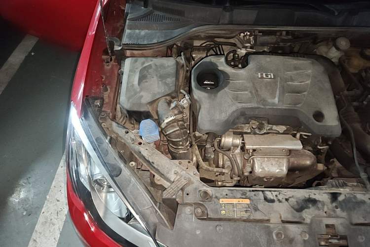 Used Roewe 360 2015 20T TST Deluxe Edition Engine Bay Right