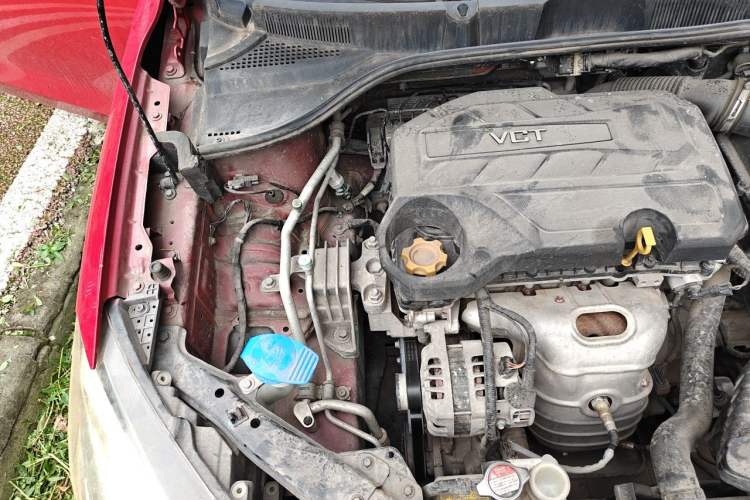 Used Roewe 360 2015 1.5L Automatic Luxury Edition Engine Bay Right