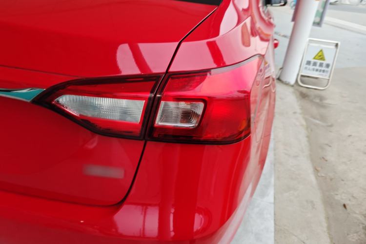 Used Roewe 360 2015 1.5L Manual Luxury Edition Exterior 3