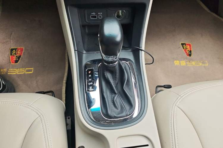 Used Roewe 360 2015 1.5L Automatic Luxury Edition Gear Lever