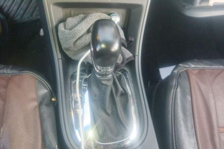 Used Roewe 360 2015 1.5L Automatic Luxury Edition Gear Lever