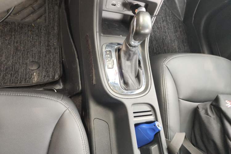 Used Roewe 360 2015 1.5L Automatic Luxury Edition Gear Lever